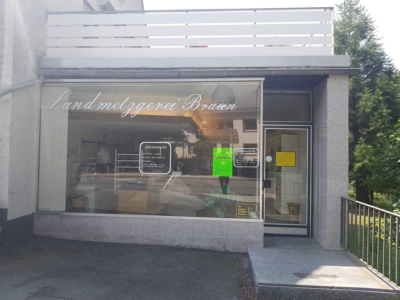 Eingang der Landmetzgerei Braun in Hagen-Rummenohl